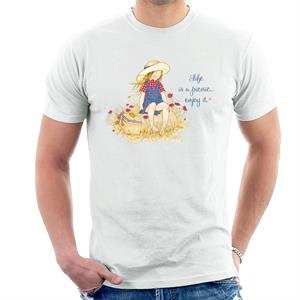 Holly Hobbie Life Is A Picnic Enjoy It Men's T-Shirt